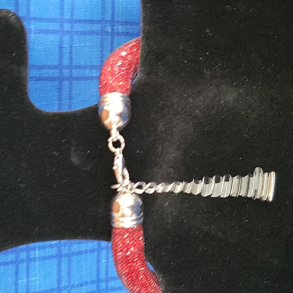 Ruby red necklace - Picture 3 of 3